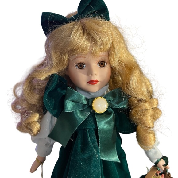 Vintage Soft Expressions Porcelain Doll - Picture 2 of 6